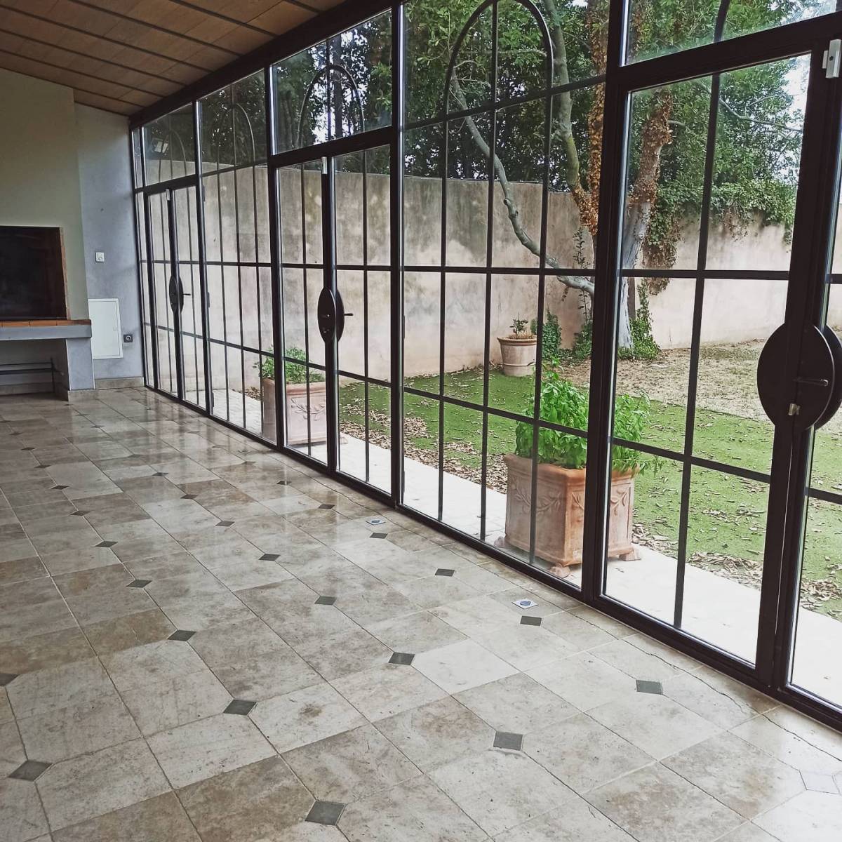 Nettoyage des vitres et verrières dans une propriété à Montpellier dans l'Hérault